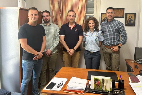 Η  Ένωσή μας στο Αστυνομικό Τμήμα Νεάπολης Συκεών- Παράδοση υλικοτεχνικού εξοπλισμού