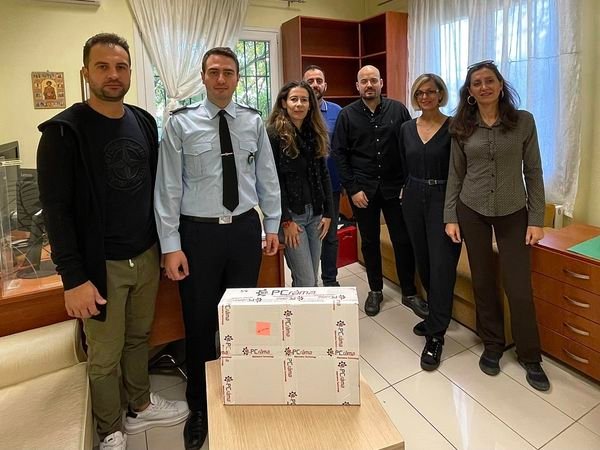 Επίσκεψη της Ένωσής μας στην Ειδική Κατασταλτική Μονάδας Θεσσαλονίκης (ΕΚΑΜ) και στο Αστυνομικό Τμήμα Πυλαίας Χορτιάτη  – Παράδοση φορητών ηλεκτρονικών υπολογιστών και επίπλων γραφείου